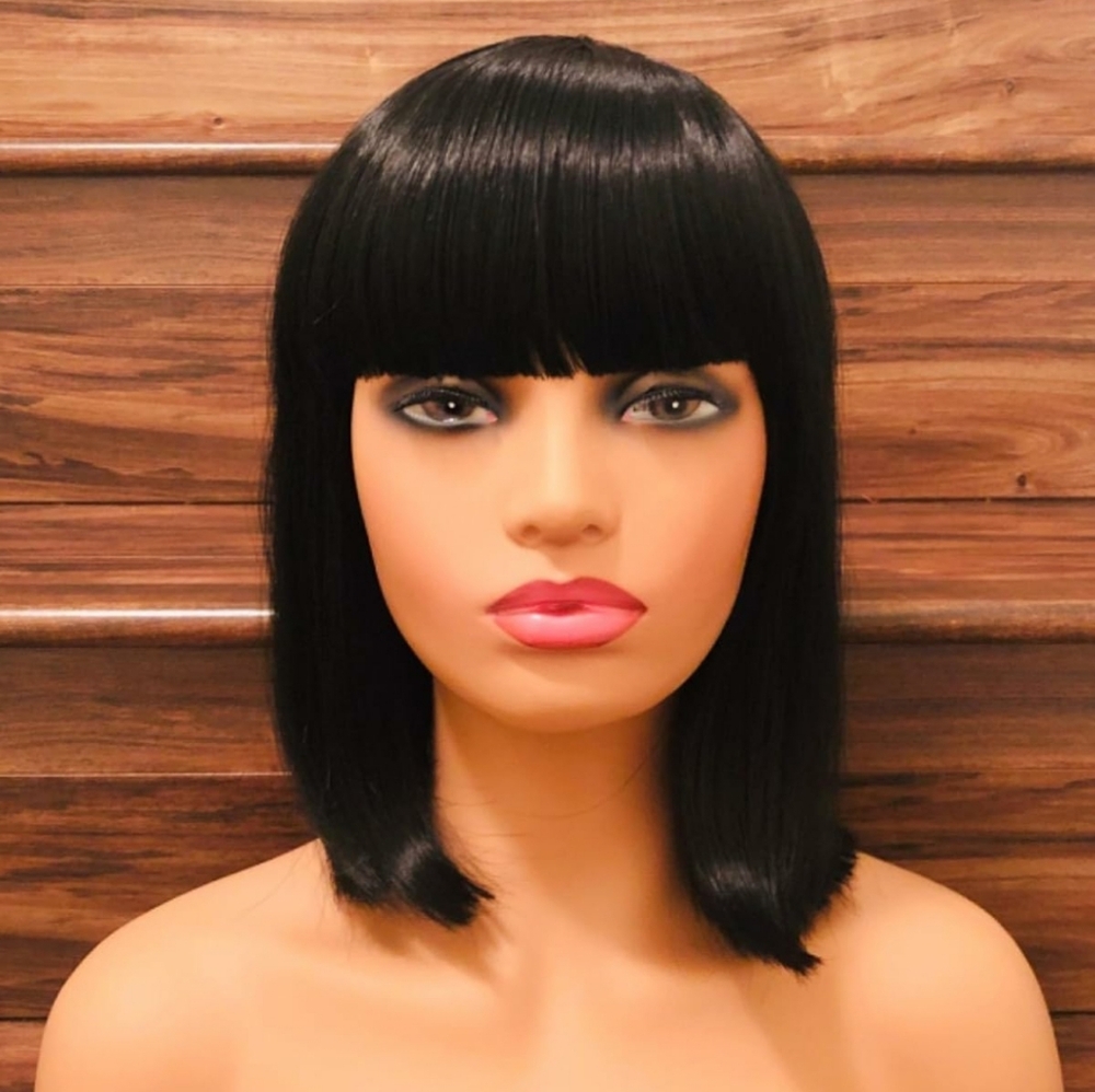 🆕️ Kalyss Yaki Black Short Bob Wig With Bangs Synthetic - Picture 4 of 12